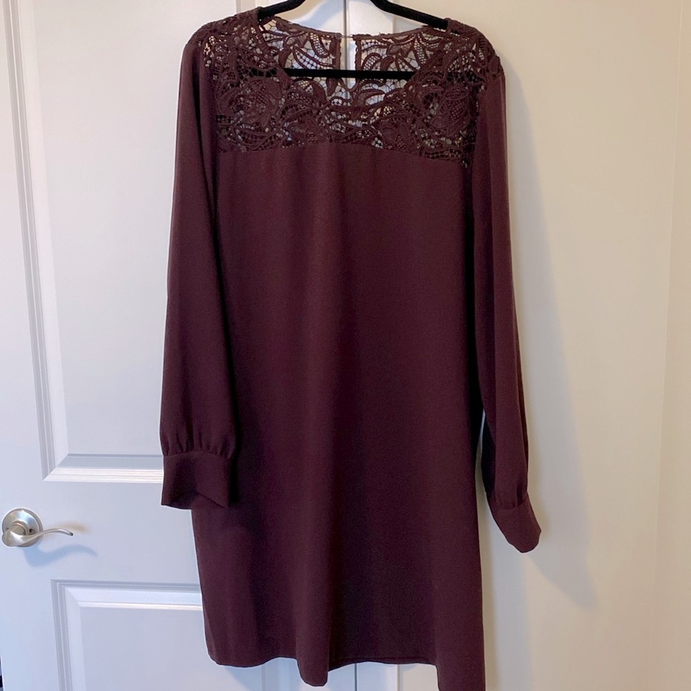 Simons dress with lace detail and long sleeves. Plum